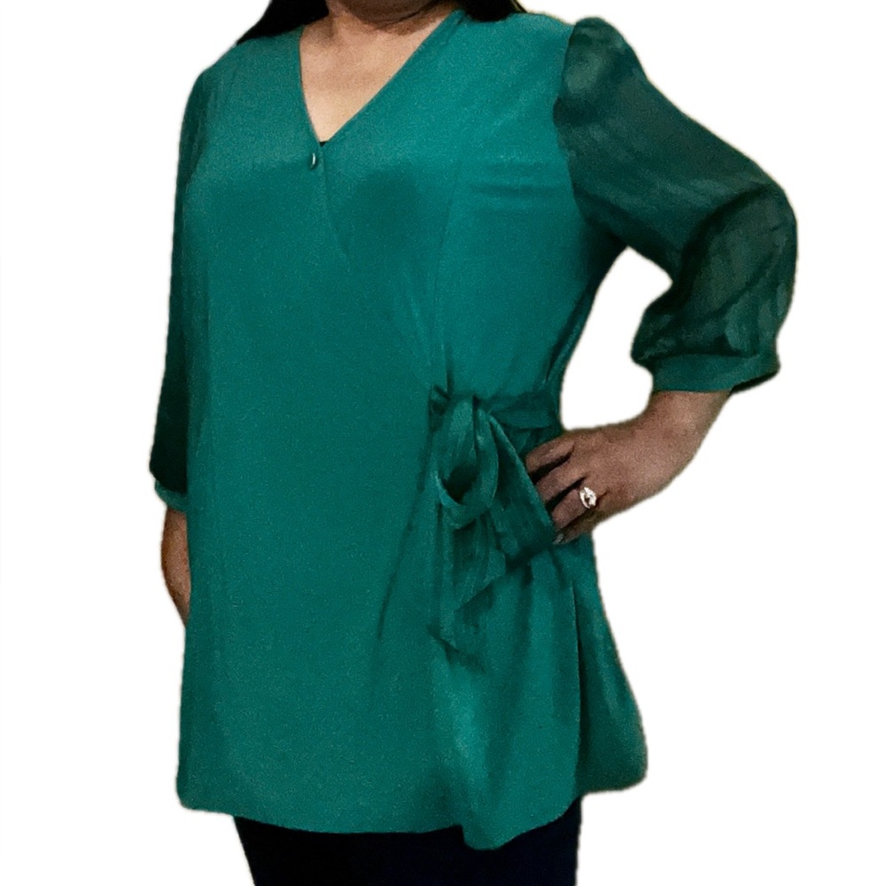 NWT Zero 2 Eight Women’s Blouse